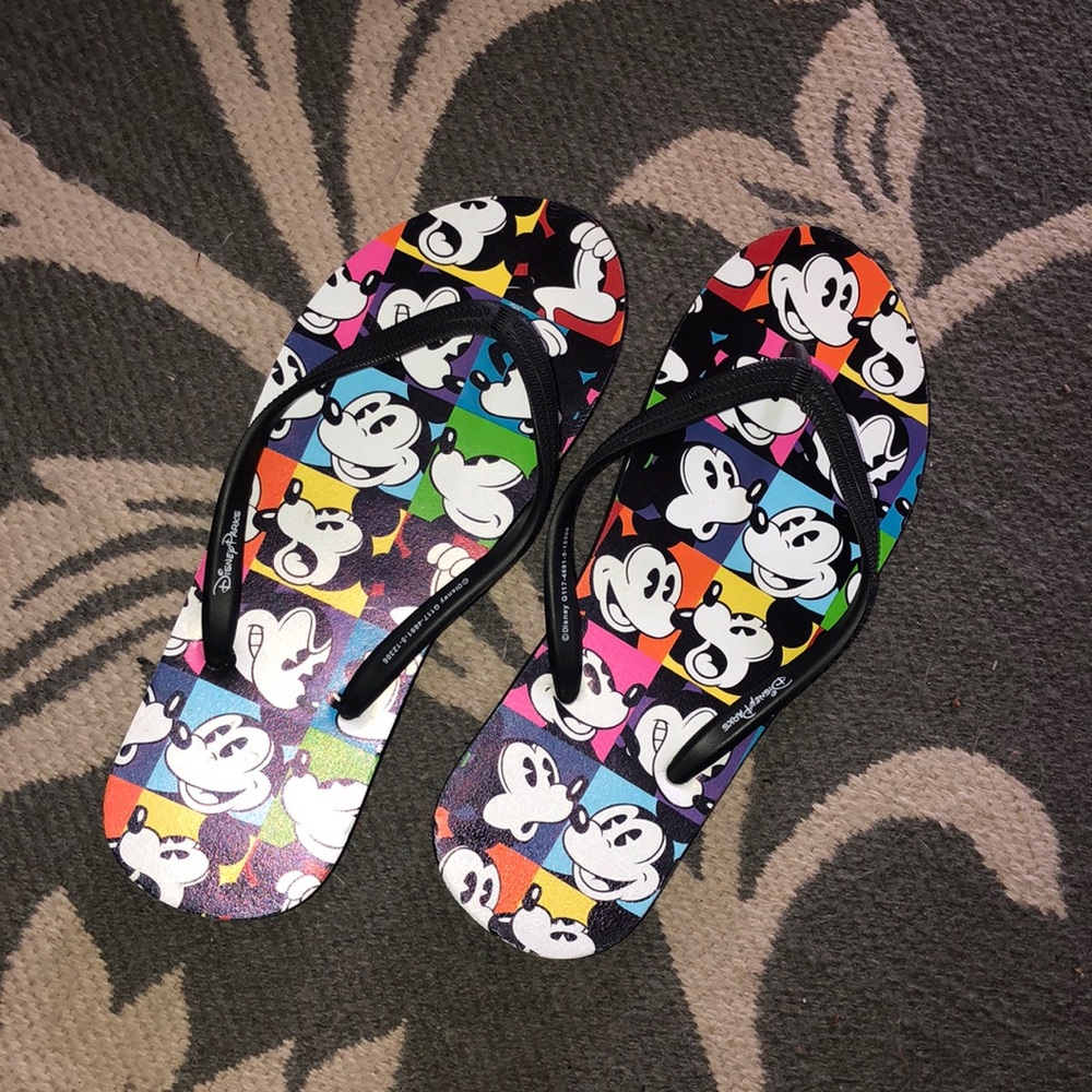 New without tags Disney flip-flops